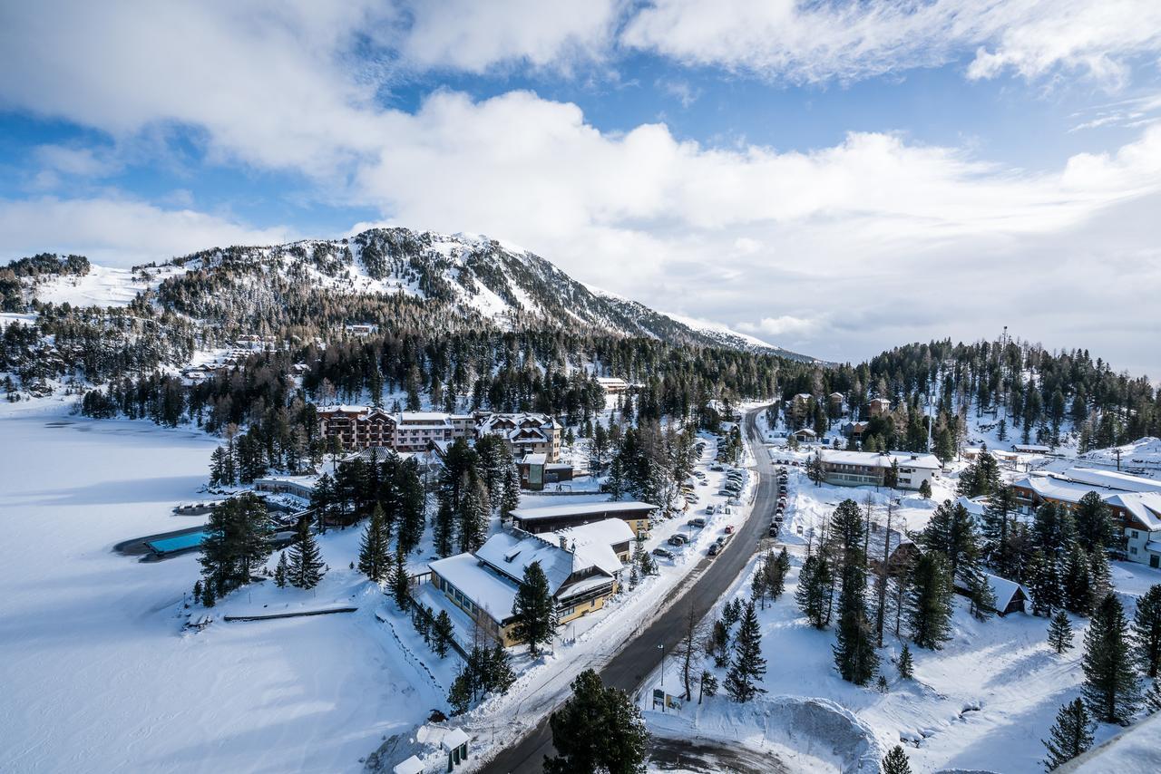 Panorama Hotel Turracher Hohe エクステリア 写真